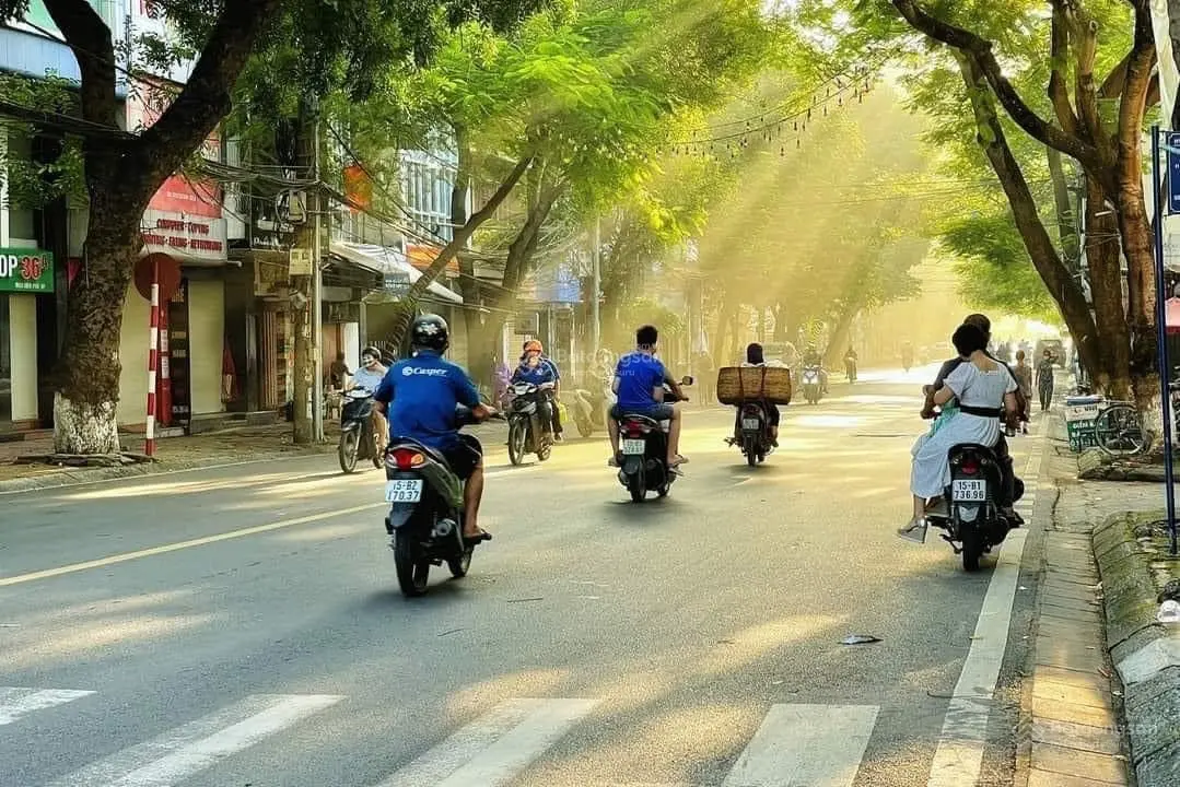 Căn 5 tầng mặt phố Lương Khánh Thiện. Đoạn 2 chiều ô tô. Nhà đẹp - tầm giá hợp lý. Tiềm năng cao