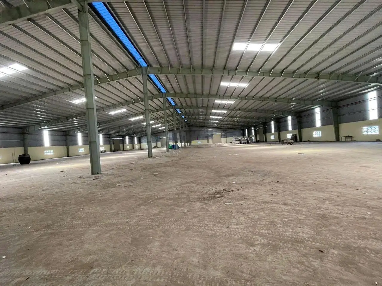 Cần bán 16000m2 kho xưởng sân bãi trung tâm sầu riêng Cư Mga, Đăk Lăk