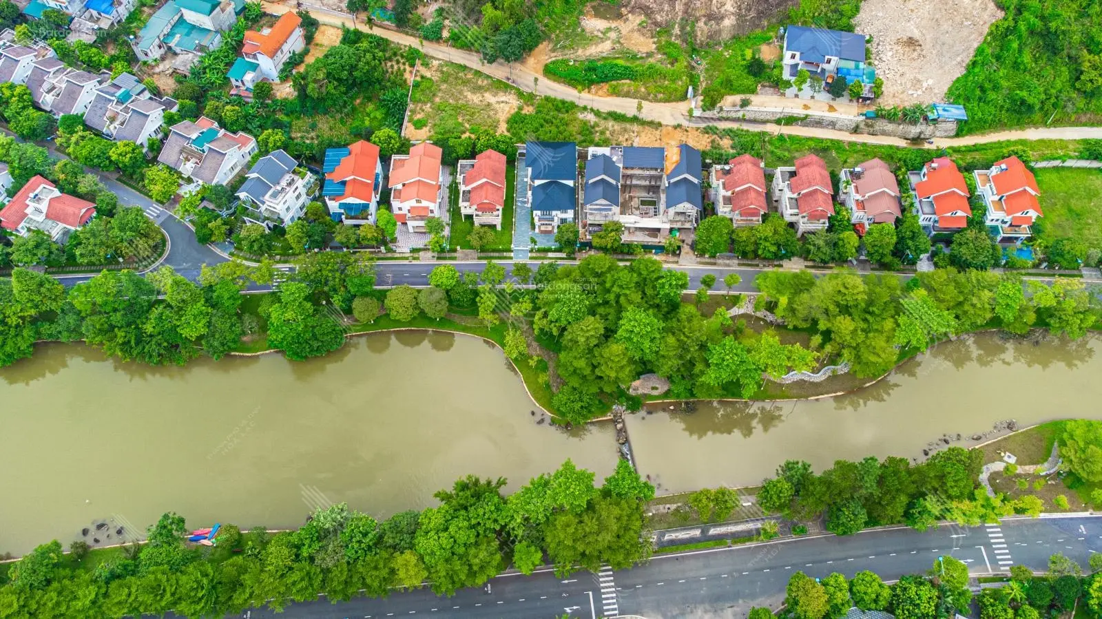 Thiết kế theo phong cách riêng trên diện tích Đất 3000m2 với view Suối ngọc tại Khu A Xanh Villas