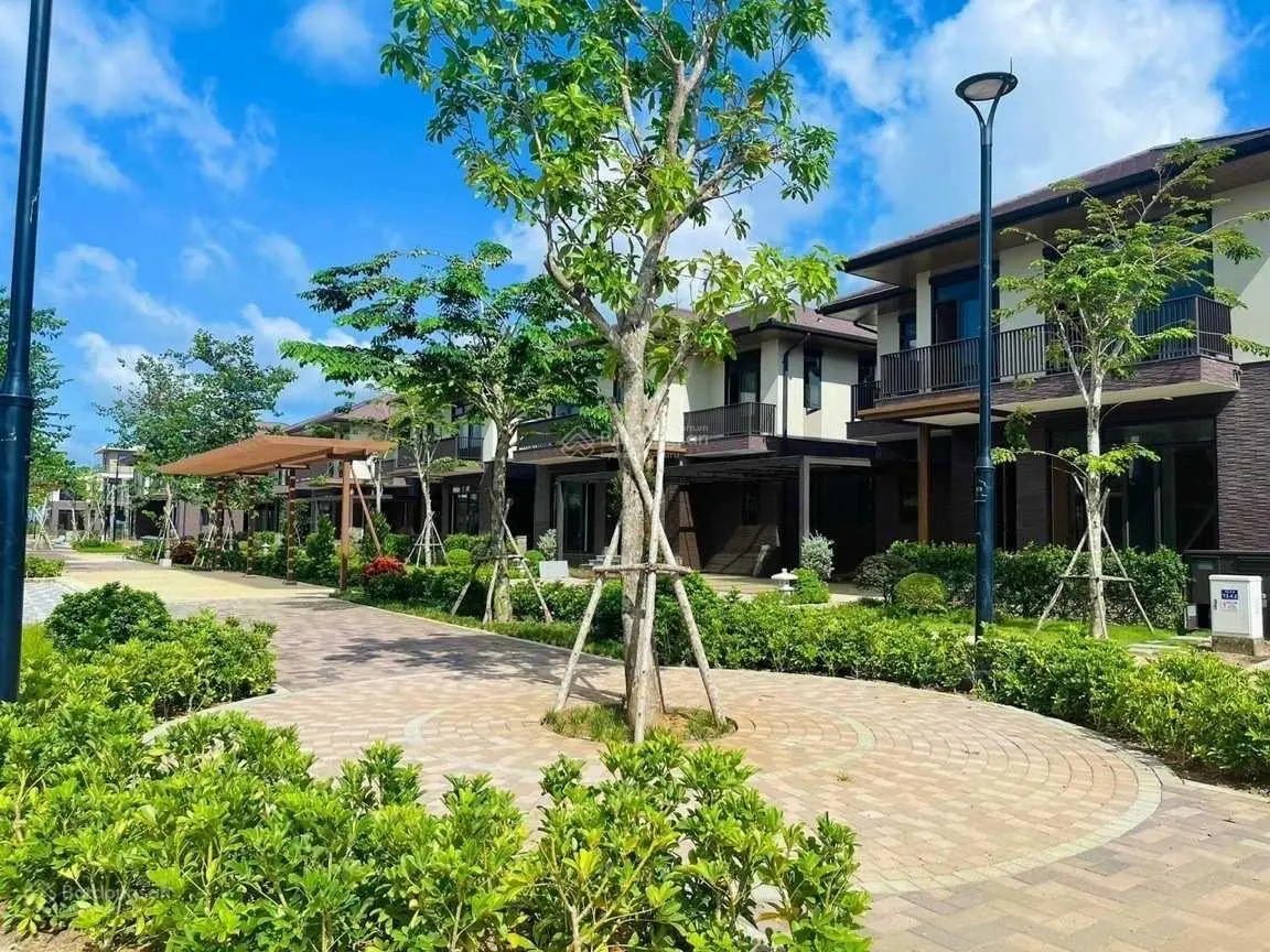 Mở bán mới biệt thự vườn Waterpoint, cách Q7 30'. 232m2 10 tỷ view trực diện công viên, hồ bơi