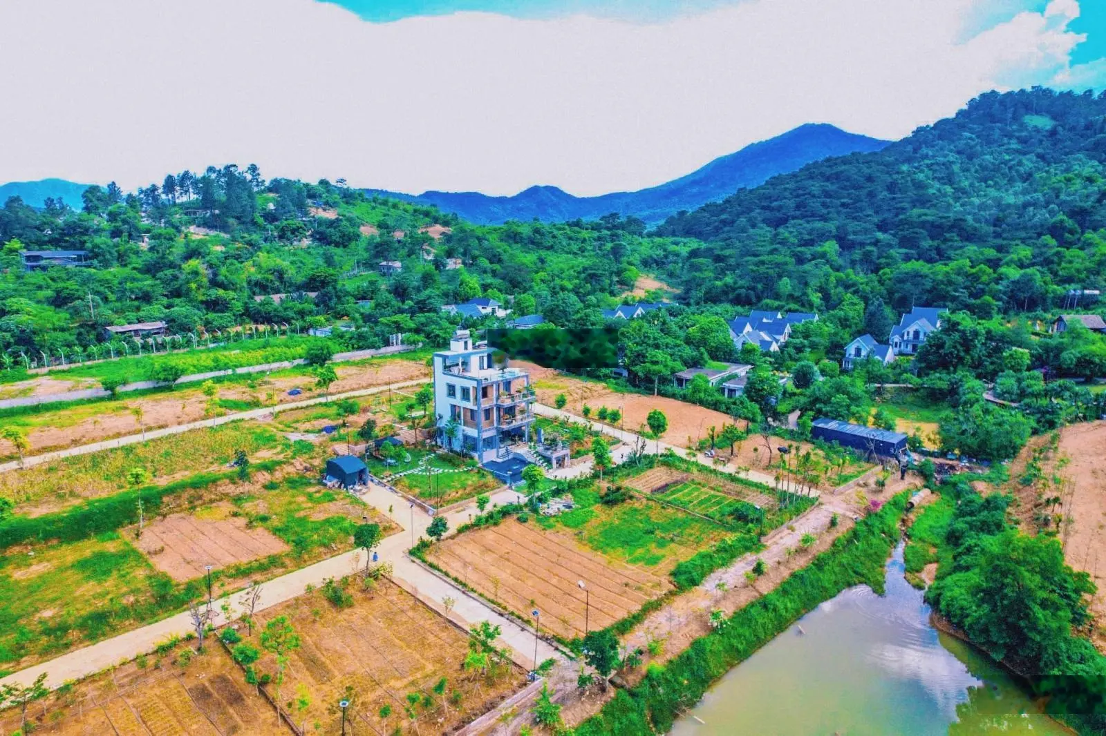 Đất nghỉ dưỡng Ba Vì view hồ, lưng tựa núi mặt