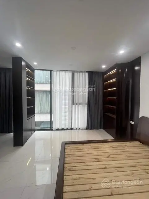 Bán nhà mặt phố Quán Thánh, 58 tỷ, 120m2, đẹp, nhiều tiện ích chính chủ