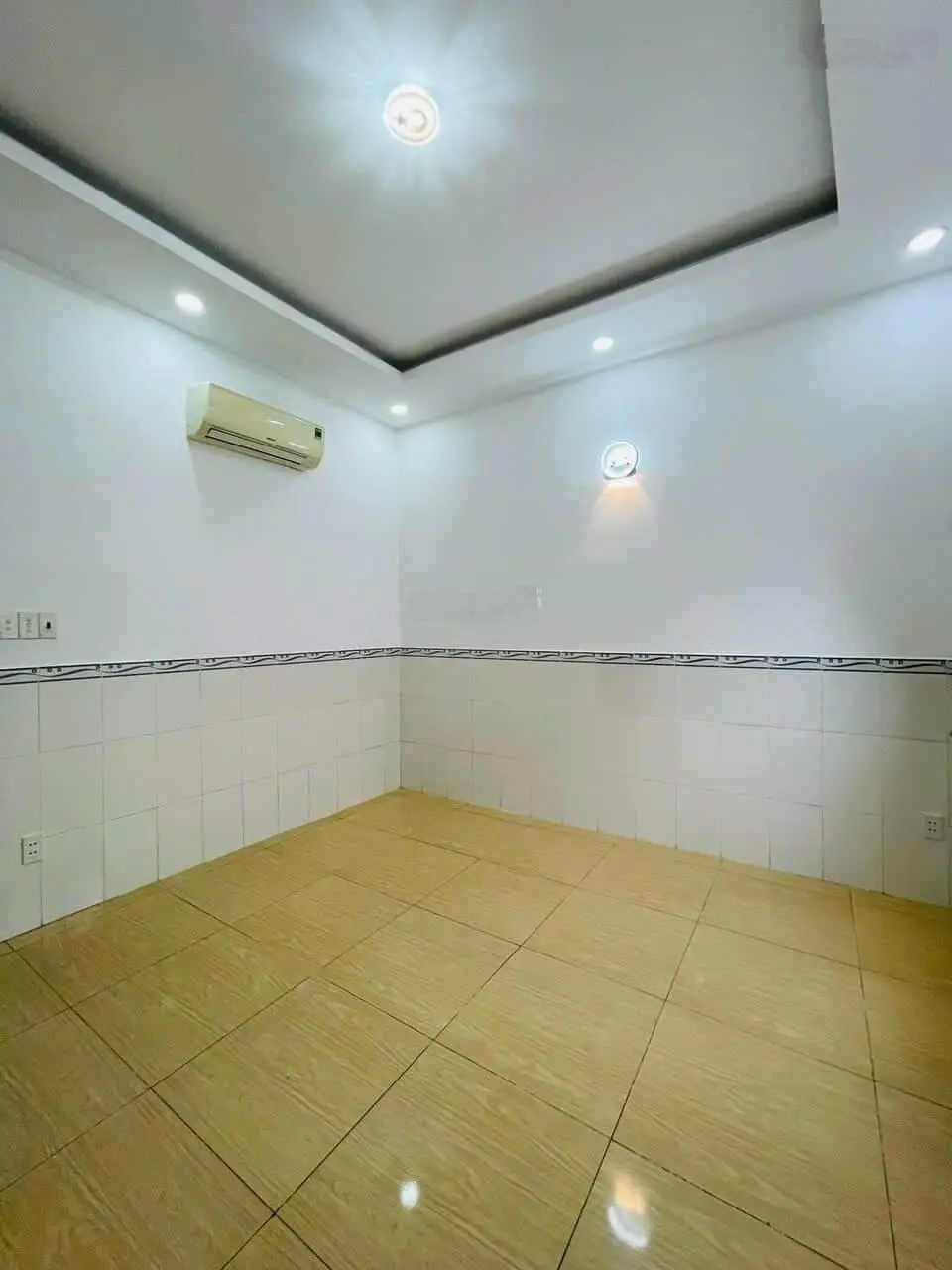 Chị Thành gửi bán nhà hẻm ô tô Đ. Tân Thành, P15, Q5/57,6m2 đang cho thuê 25 triệu/tháng