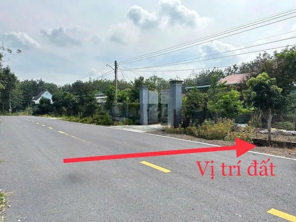 vườn sầu riêng 1185m2 có sẵn 200m thổ cư, đường nhựa 18m, sổ hồng