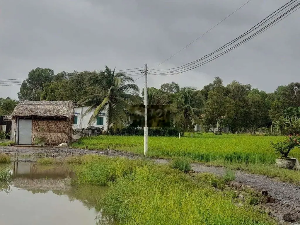 Hàng thơm, 500m2 đất vườn view kênh có sẵn nhà chỉ 550tr