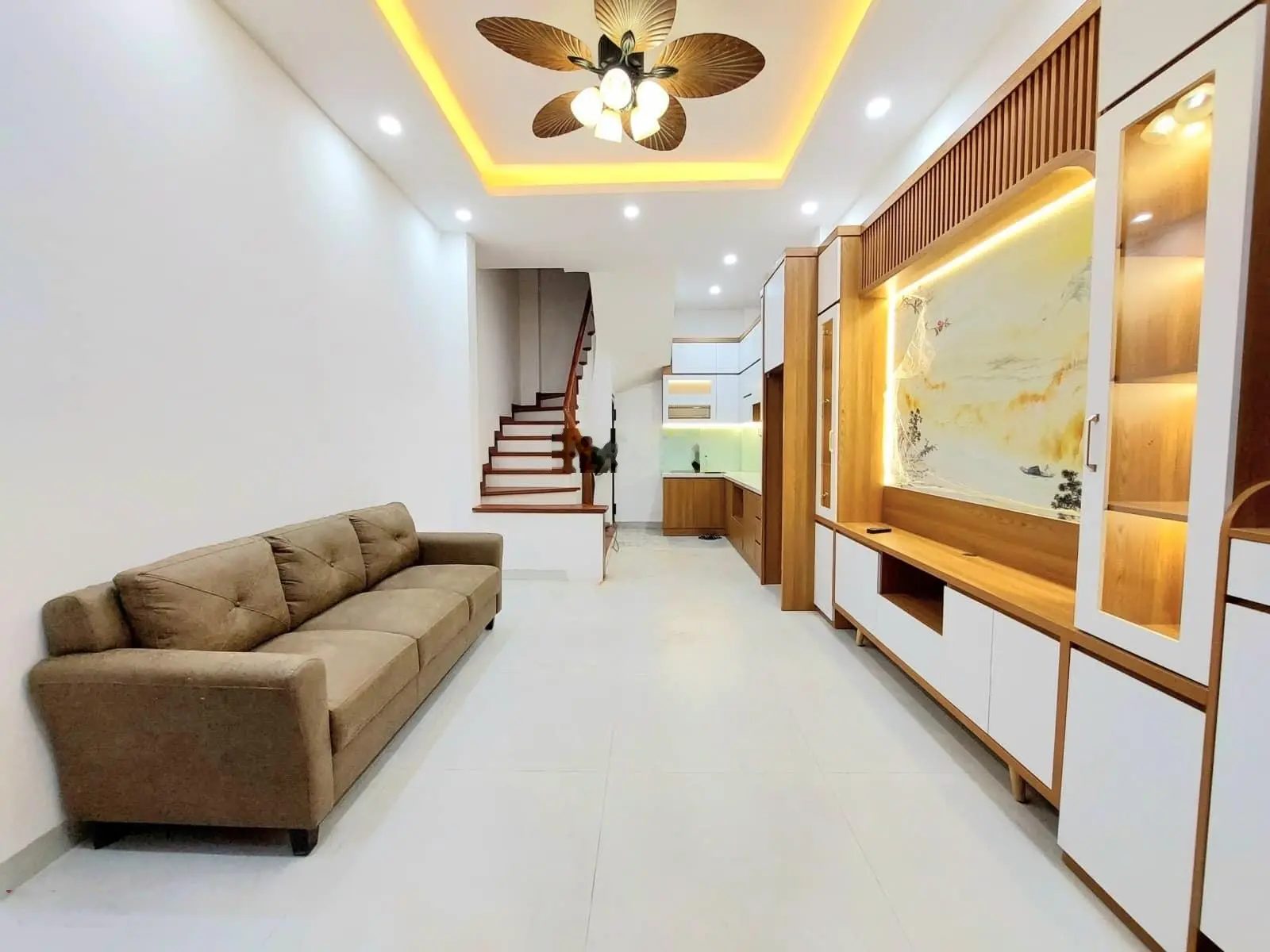 Nguyễn Đình Chiểu - diện tích: 110m2 - thiết kế: 7 tầng * thang máy - giá chào: 49,99 tỷ