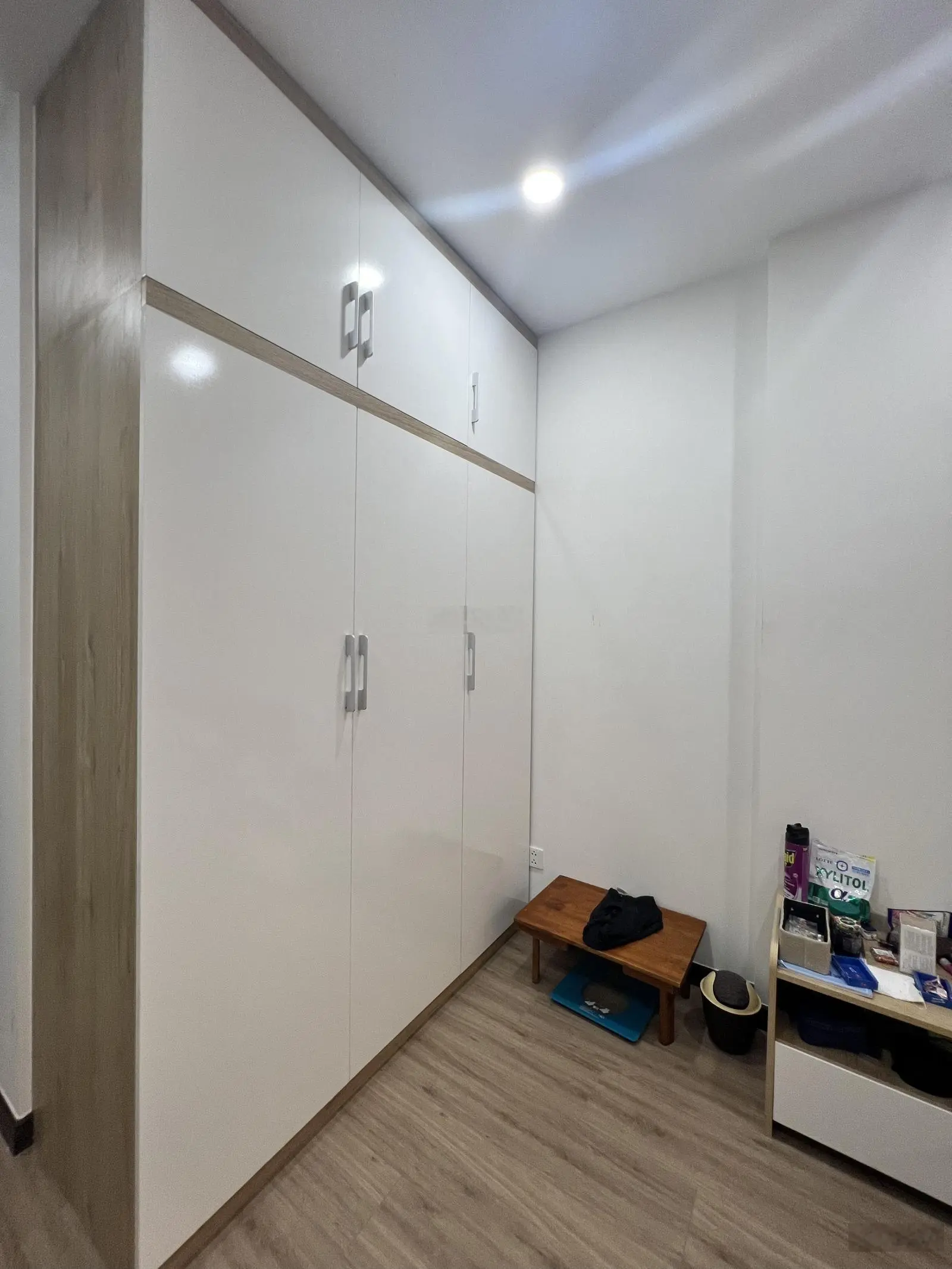 Bán căn hộ 2PN có nội thất tầng cao view đẹp giá 2.5 tỷ bao thuế phí