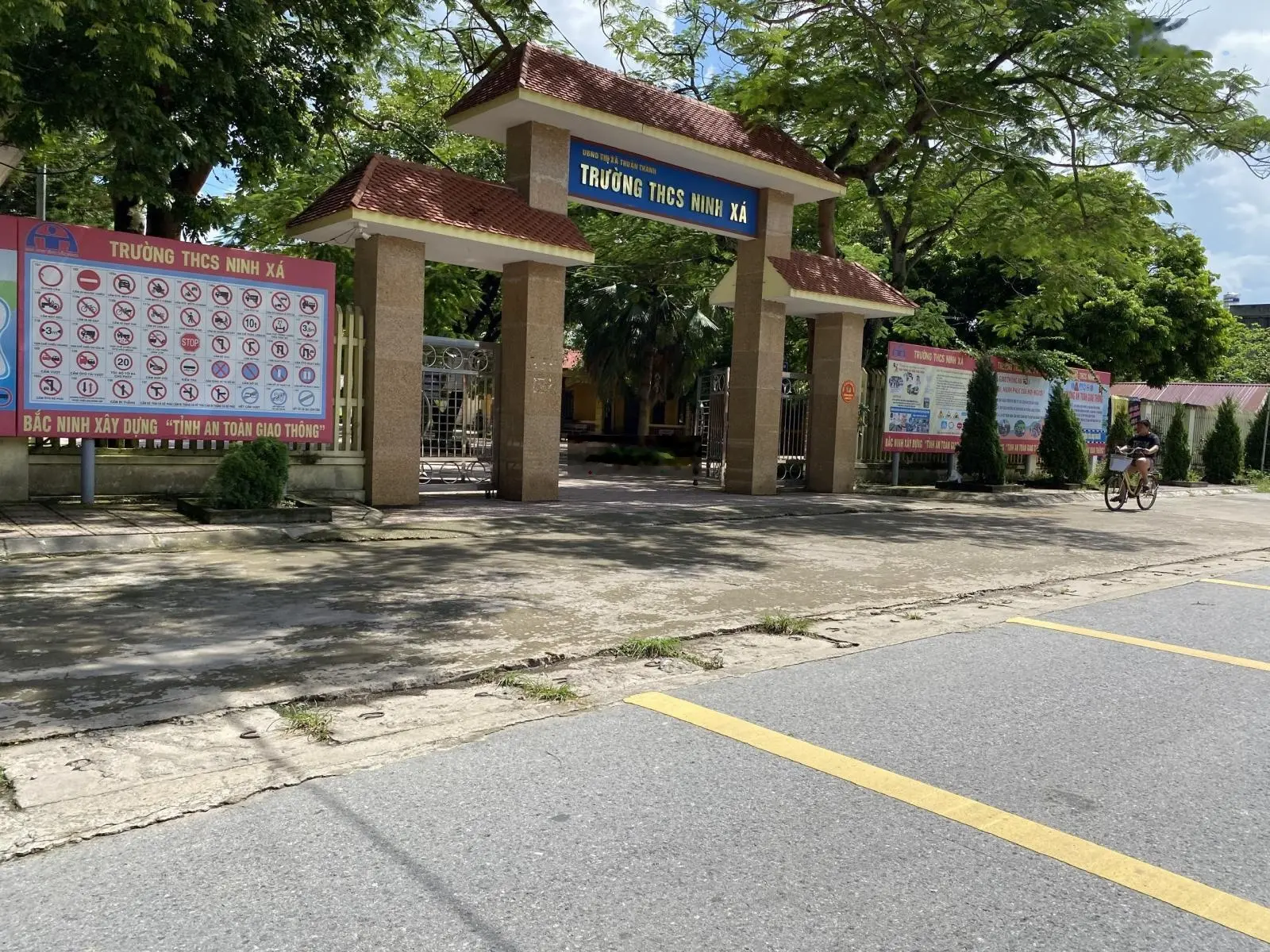 Bán 288m2 đất thôn Phủ - Ninh Xá ô tô Morning vào nhà, giá: 1.980 tỷ