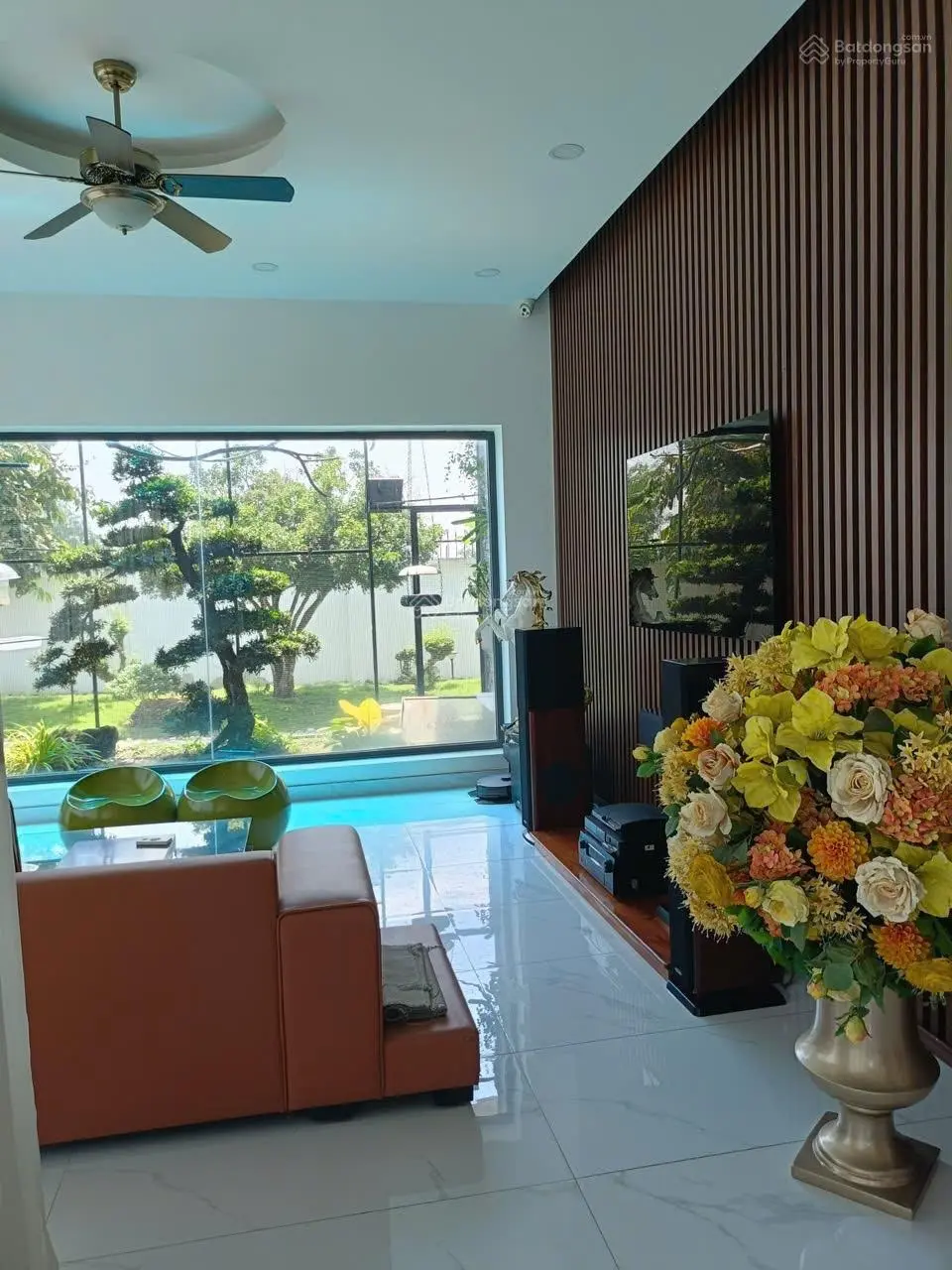 Bán Villa Long An cạnh Tphcm 3000m2, sân vườn,ao cá tuyệt đẹp chỉ 27 tỷ