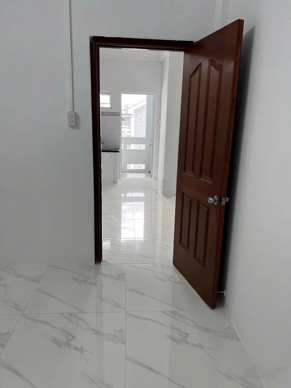 Bán căn hộ Hưng Phú Cần Thơ 70m2, 2 phòng ngủ, Đông Bắc, mới, sổ hồng, thang máy, bãi oto