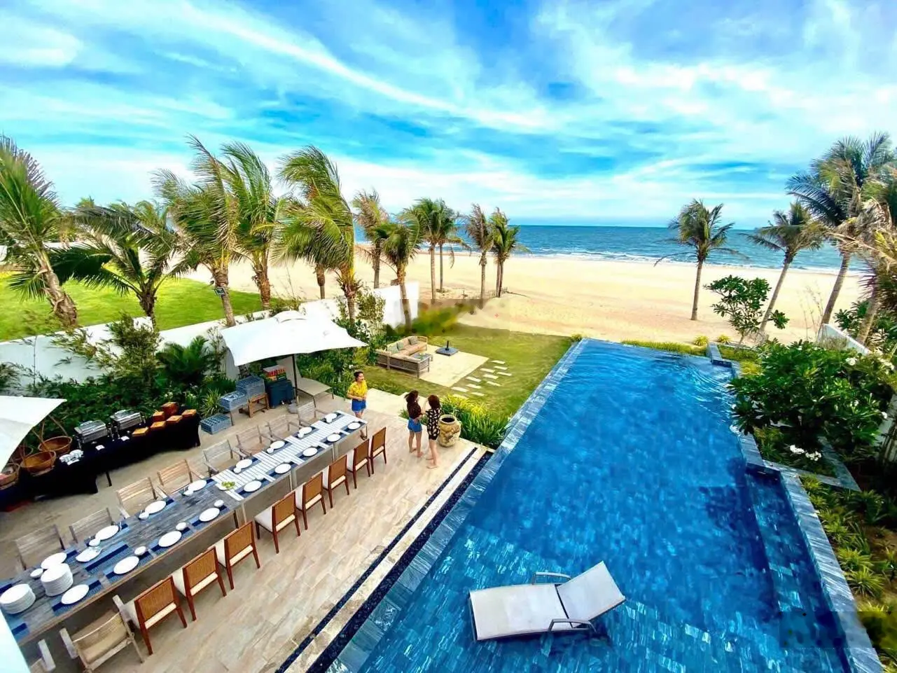 Bán biệt thự biển Melia Hồ Tràm, mặt tiền biển trực diện giá hấp dẫn. Liên hệ 0938 917 ***