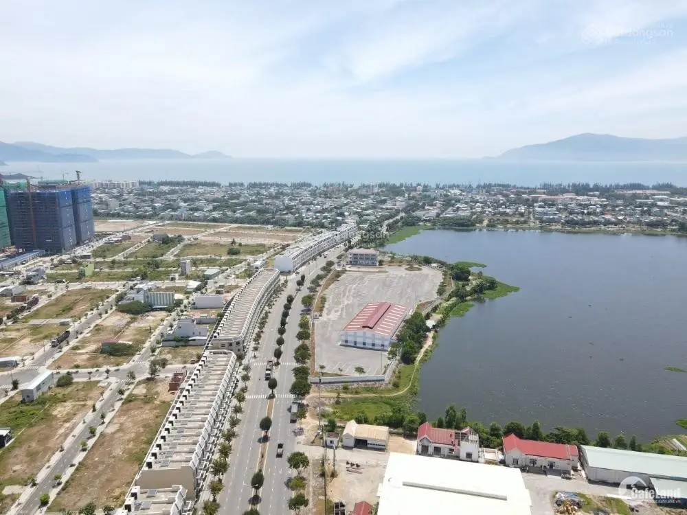 Xuất ngoại giảm 1 tỷ bán nhanh nhà 3 tầng view hồ Bàu Tràm Đà Nẵng, cách biển 600m, dòng tiền 15tr