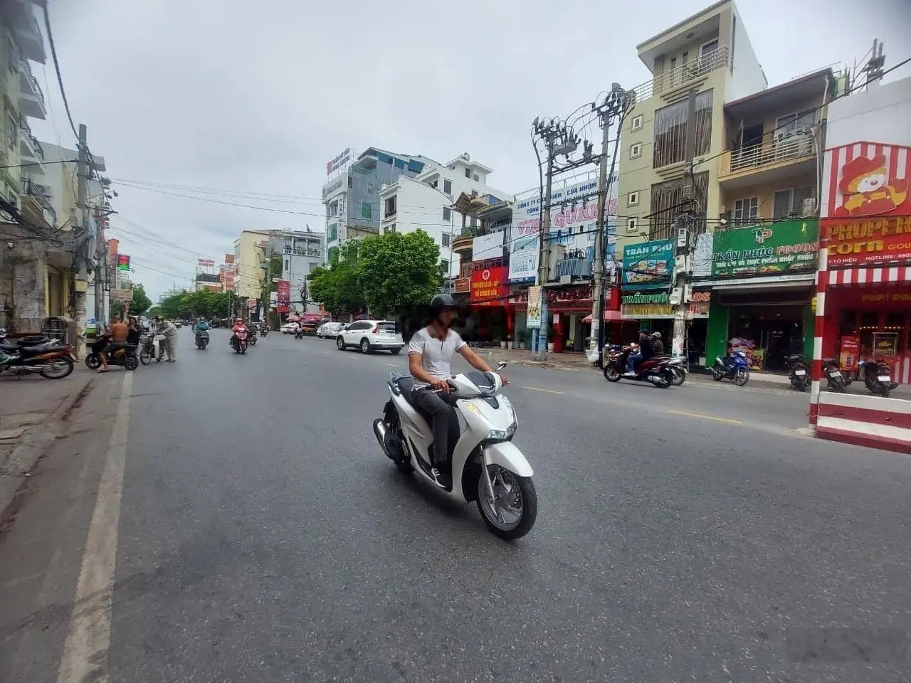 Bán nhà mặt đường Tô Hiệu 88m2 có dòng tiền cho thuê ổn định, ngang rộng vuông vắn, giá 17,5 tỷ