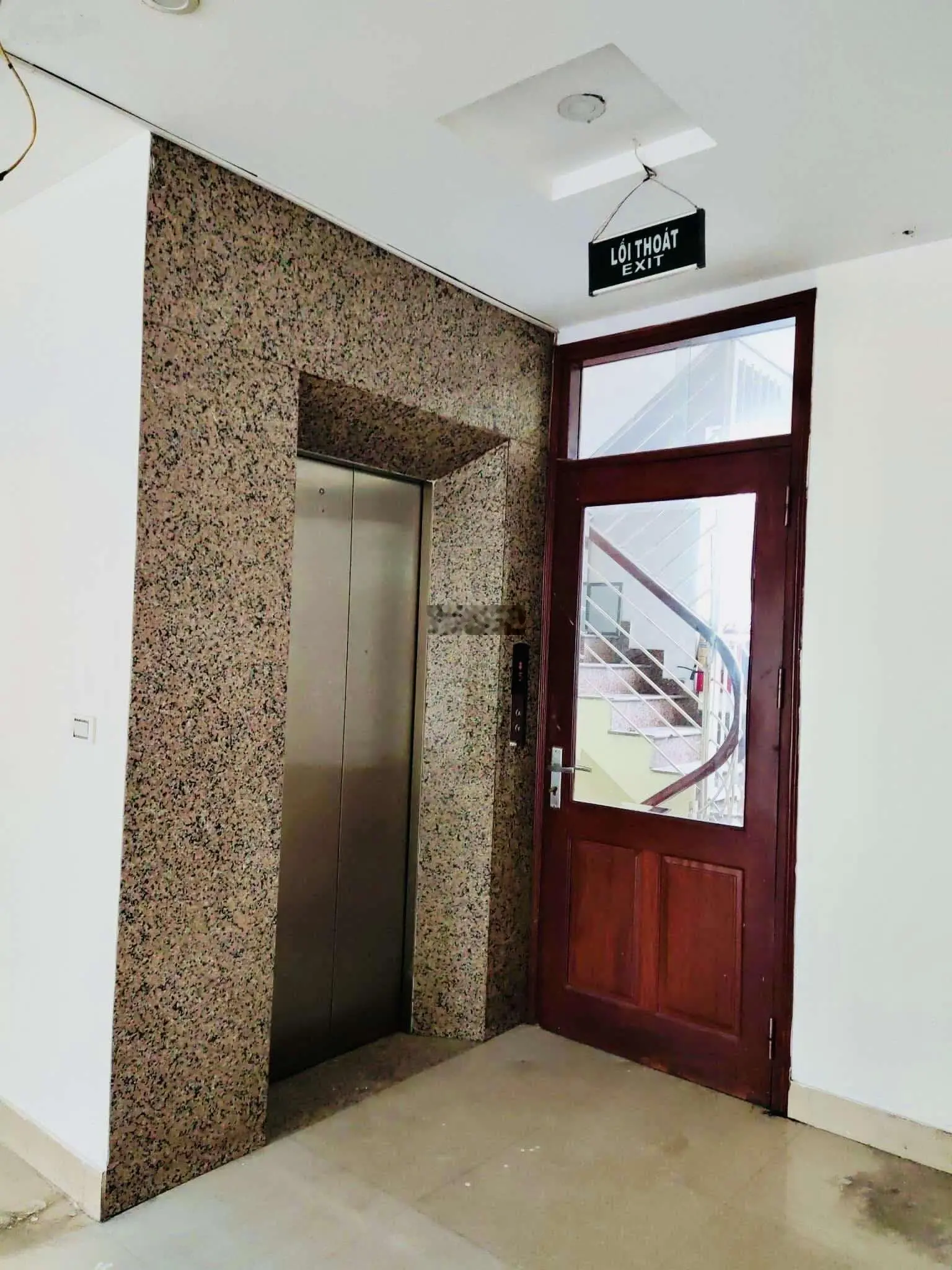 Bán nhà mặt phố Đội Cấn, P. Liễu Giai, dt 80m2, 4T, giá rẻ 33.8 tỷ có thang máy. Lh 0972174959