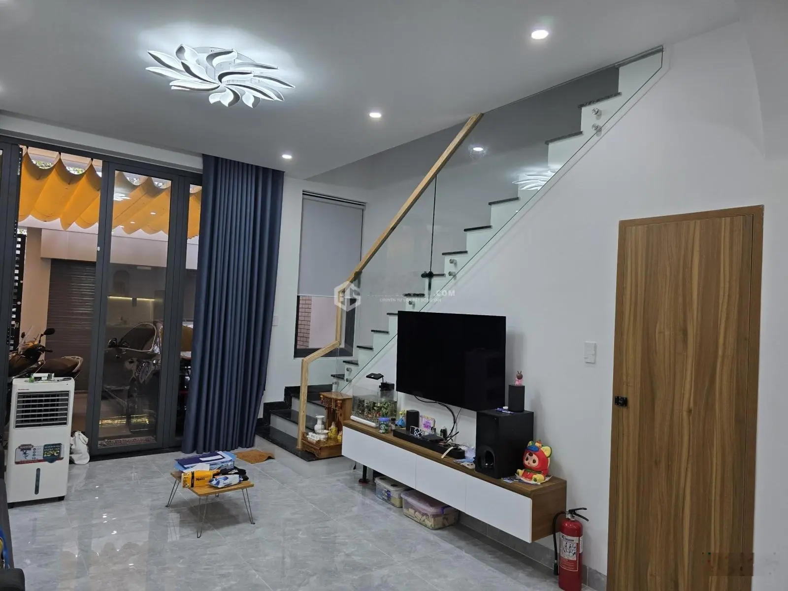 Bán nhà đẹp lắm, vị trí đẹp, chỉ với giá 7 tỷ cho 80m2, sẵn vừa ở vừa kinh doanh, mặt tiền bến nôm