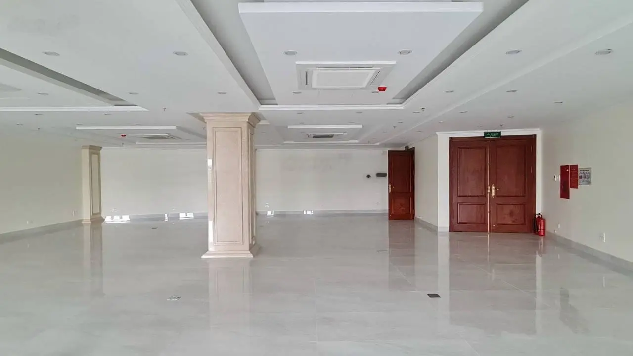 Tòa nhà văn phòng - mặt phố đống đa - 10 tầng - 2 thang máy - 2700m2 diện tích sd - vị trí vip