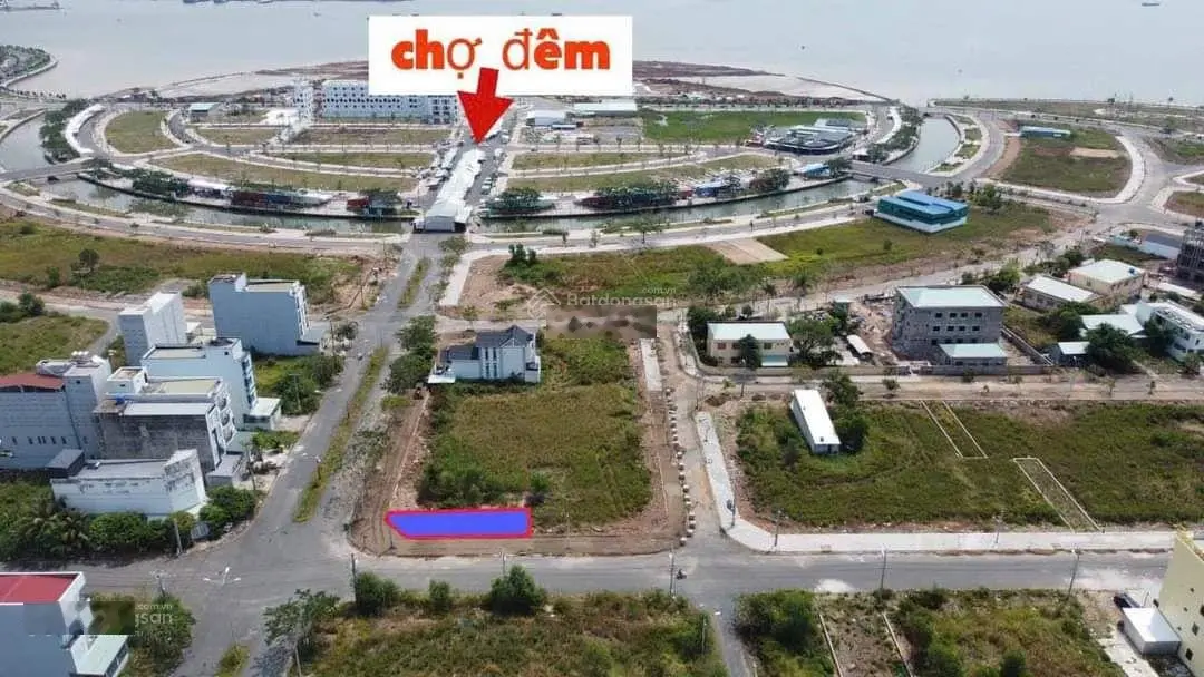 Cần bán lô góc lô E12 - 12. Khu đô thị mới Hà Tiên. Trục đường chính vào chợ đêm