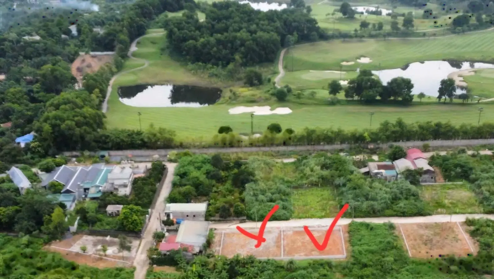 Cần bán lô đất View Hồ Văn Sơn 150m Vị trí lô đất. Khu tái định cư sân GOLF Hồ Văn Sơn. Huyện Ch