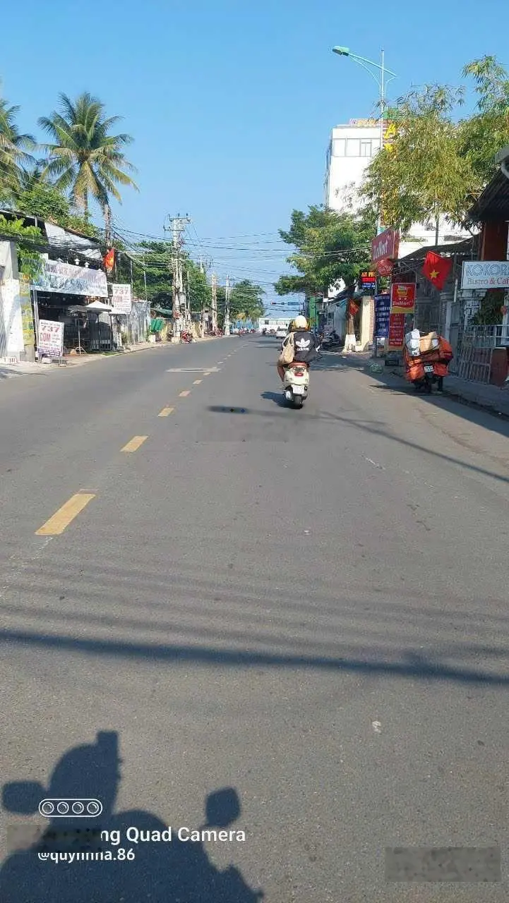 Giá rẻ cho nhà đầu tư. Bán nhà cấp 4 gần biển, hẻm ô tô Đường Đặng Tất, Vĩnh Phước, Nha Trang