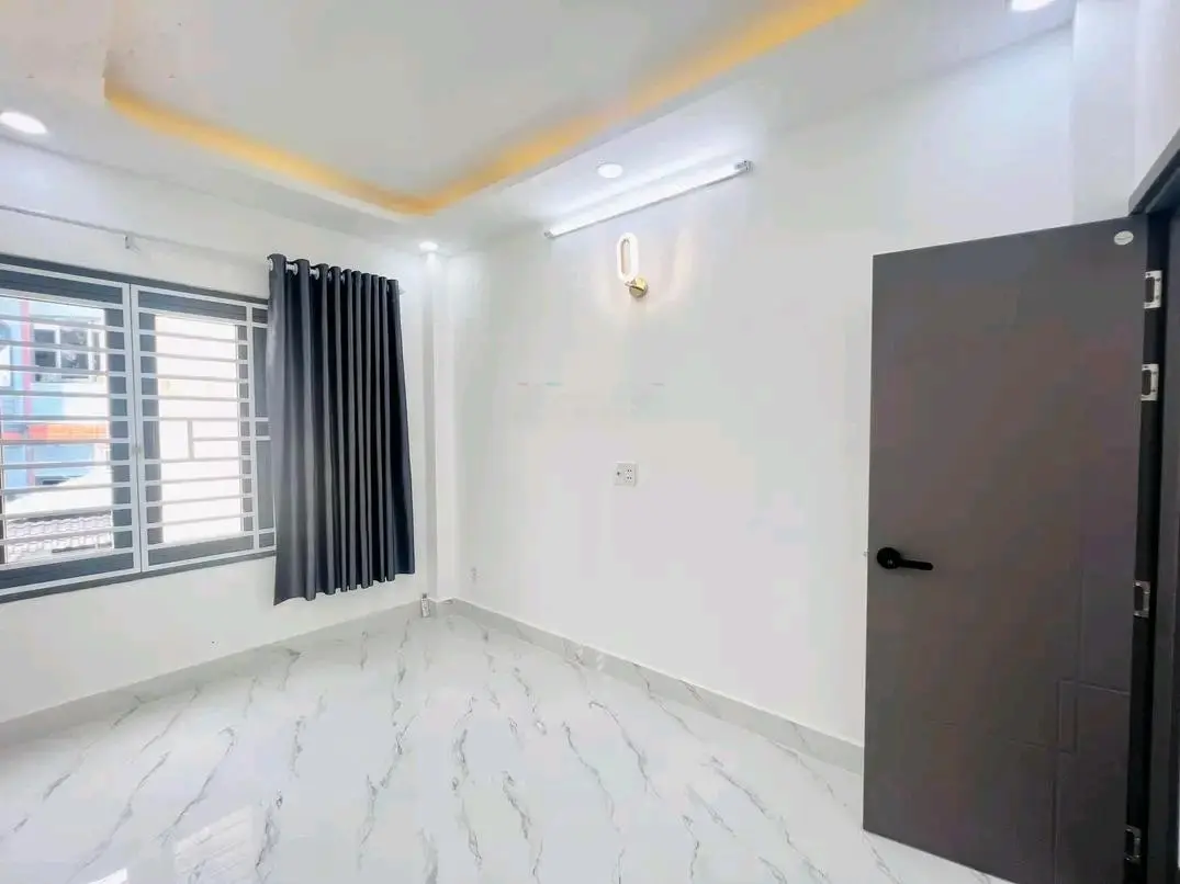 Nhà bán rẻ xây 4 tầng 50m2 Lê Văn Sỹ, Quận 3. Nằm ngay BV An Sinh, có sổ hồng riêng