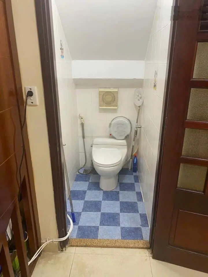 Bán nhà mặt phố 113 Trung Kính, 80m2, 3PN, 3WC, pháp lý đầy đủ