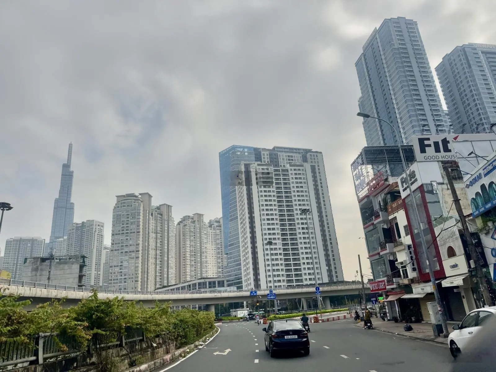 Bán nhà mặt tiền kinh doanh đ.Nguyễn Hữu Cảnh, Bình Thạnh-hưởng toàn bộ tiện ích Landmark81&BaSon