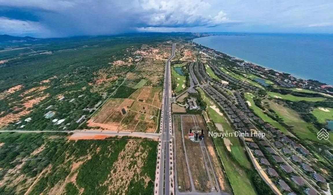 Bán 300m2 dãy B mặt tiền đường xuống biển Phạm Thanh Tùng dự án Diamond Bay Phan Thiết