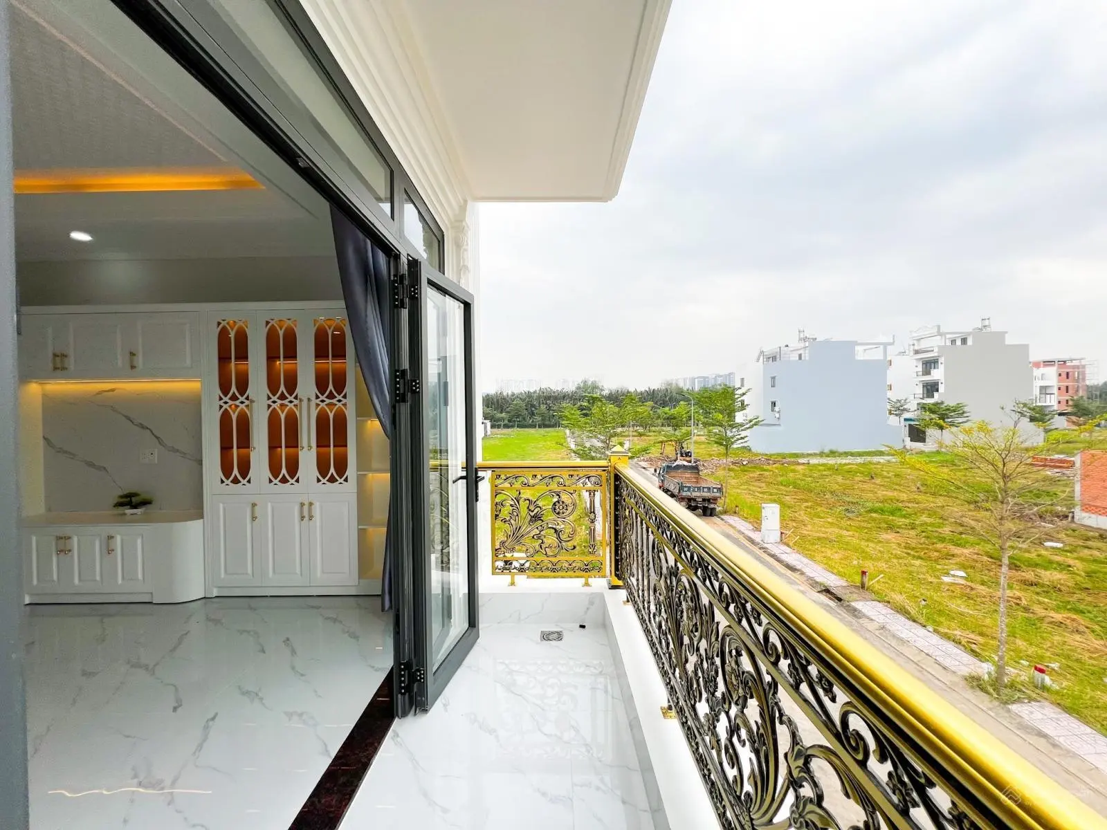 Bán nhà sổ riêng 95m2 south villa phước kiển nhà bè gần quận 7 khoảng 5,5km | Full nội thất