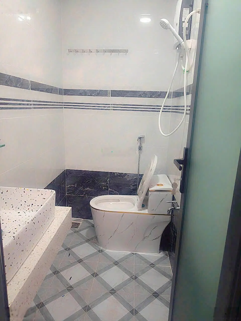 3,78tỷ - Nhà mới đón xuân , Bến Ba Đình P9 Q8, 28m2 shr hiện hữu nở hậu, gần cầu Nguyễn Tri Phương