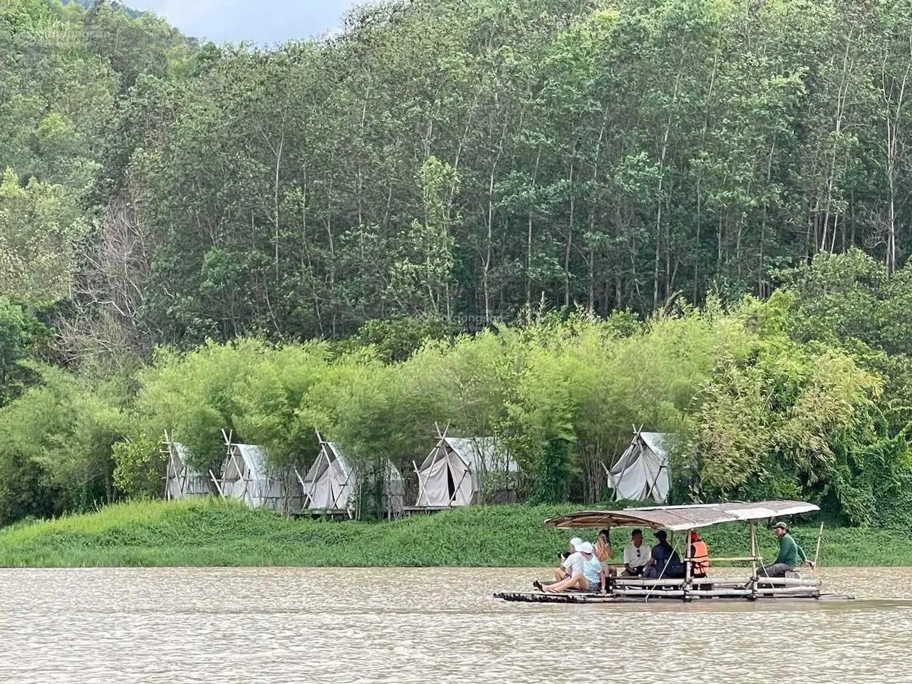 Cần bán lô đất gần khu du lịch hồ Láng Nhớt