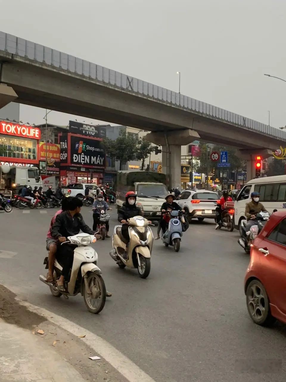 Nhà quang trung hà đông, đường rộng hơn 40m, vỉa hè rộng 6 ô tô đỗ thoải mái, mặt tiền 7.8m, 52m2