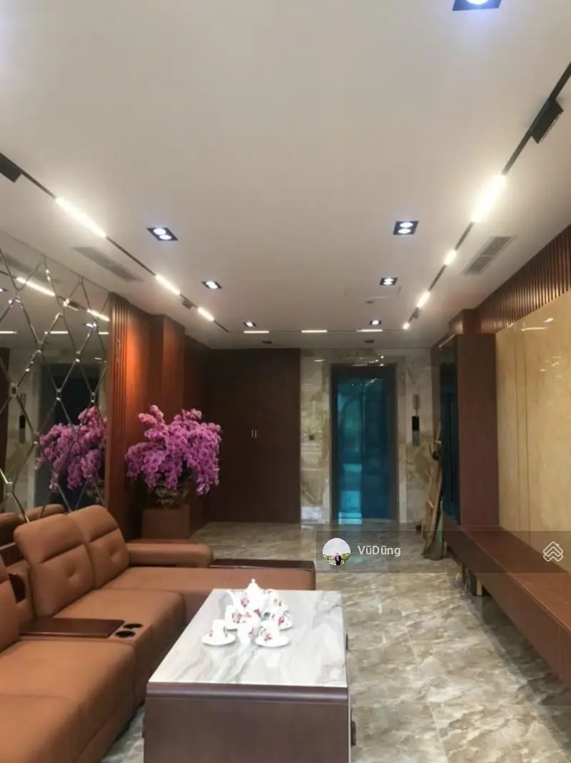 Bán nhà phố Long Biên 50m2, 7 tầng, gara, thang máy, view hồ, kinh doanh, đầu tư, full nội thất