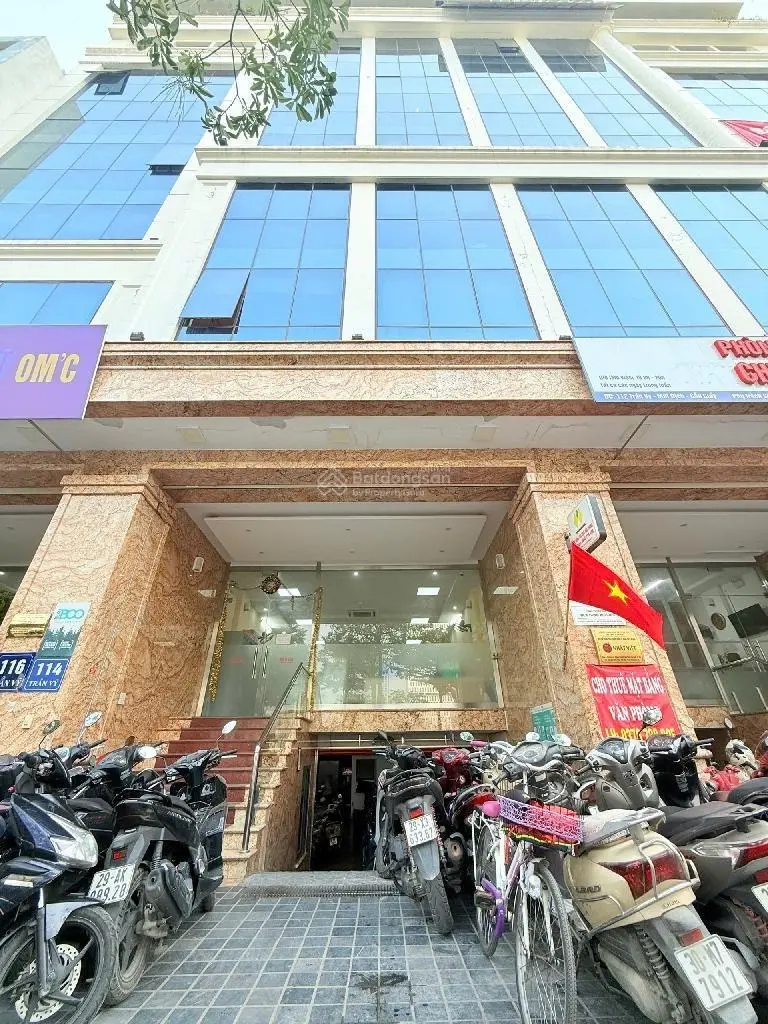 Bán Nhà mặt phố Ngọc Hồi, 70 tỷ, 210 m2, giá tốt. ĐANG CHO THUÊ 200tr/th. 9 tầng thang máy. Mt 16m