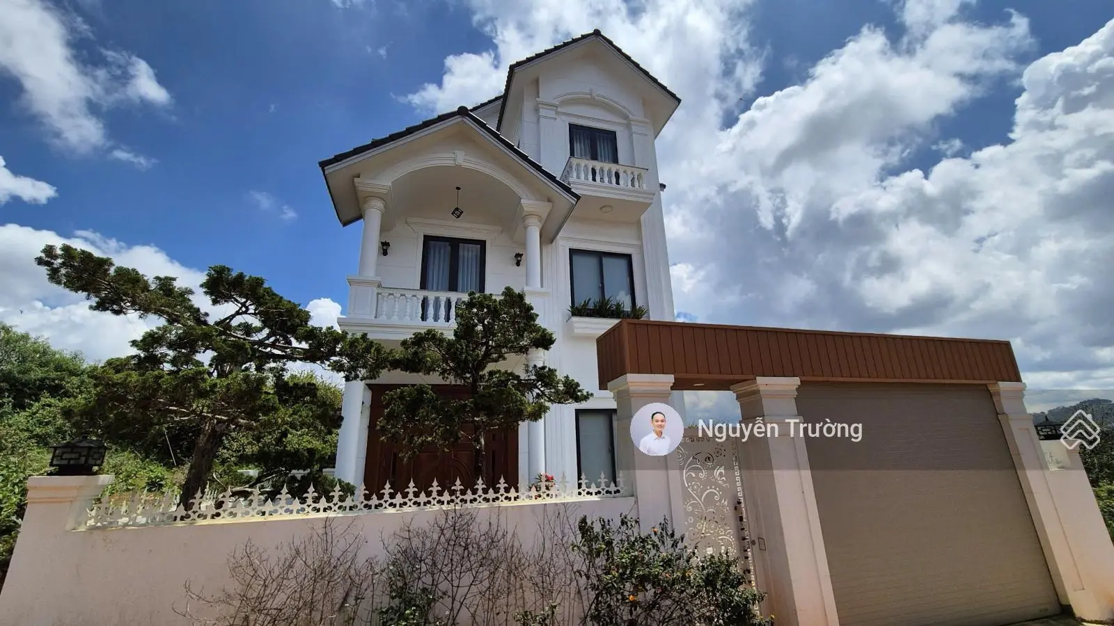 Bán villa/biệt thự view rừng thông Đà Lạt bao quanh xanh ngát, thiết kế sang trọng