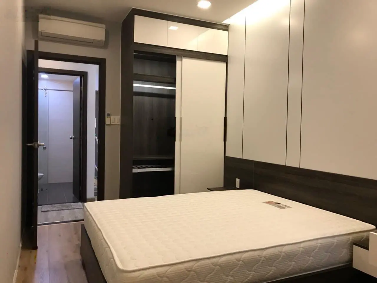 Bán căn hộ Hùng Vương Plaza, Quận 5, 116m2, 3pn, tầng thấp, giá 7 tỷ. LL: 0933 722 ***