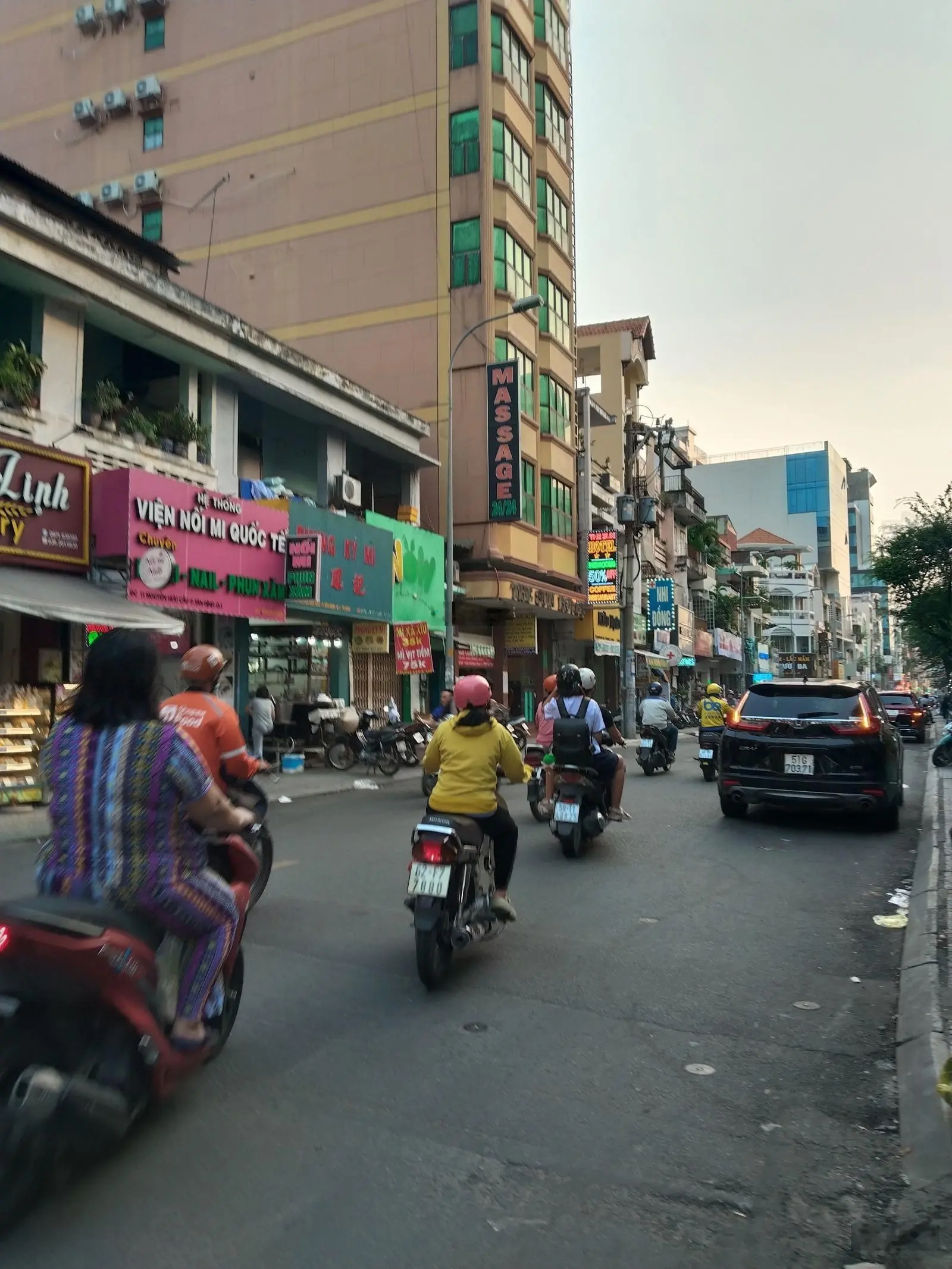 Bán nhà mặt phố 165m2, tại Phường Cô Giang, Quận 1, Hồ Chí Minh, giá tốt