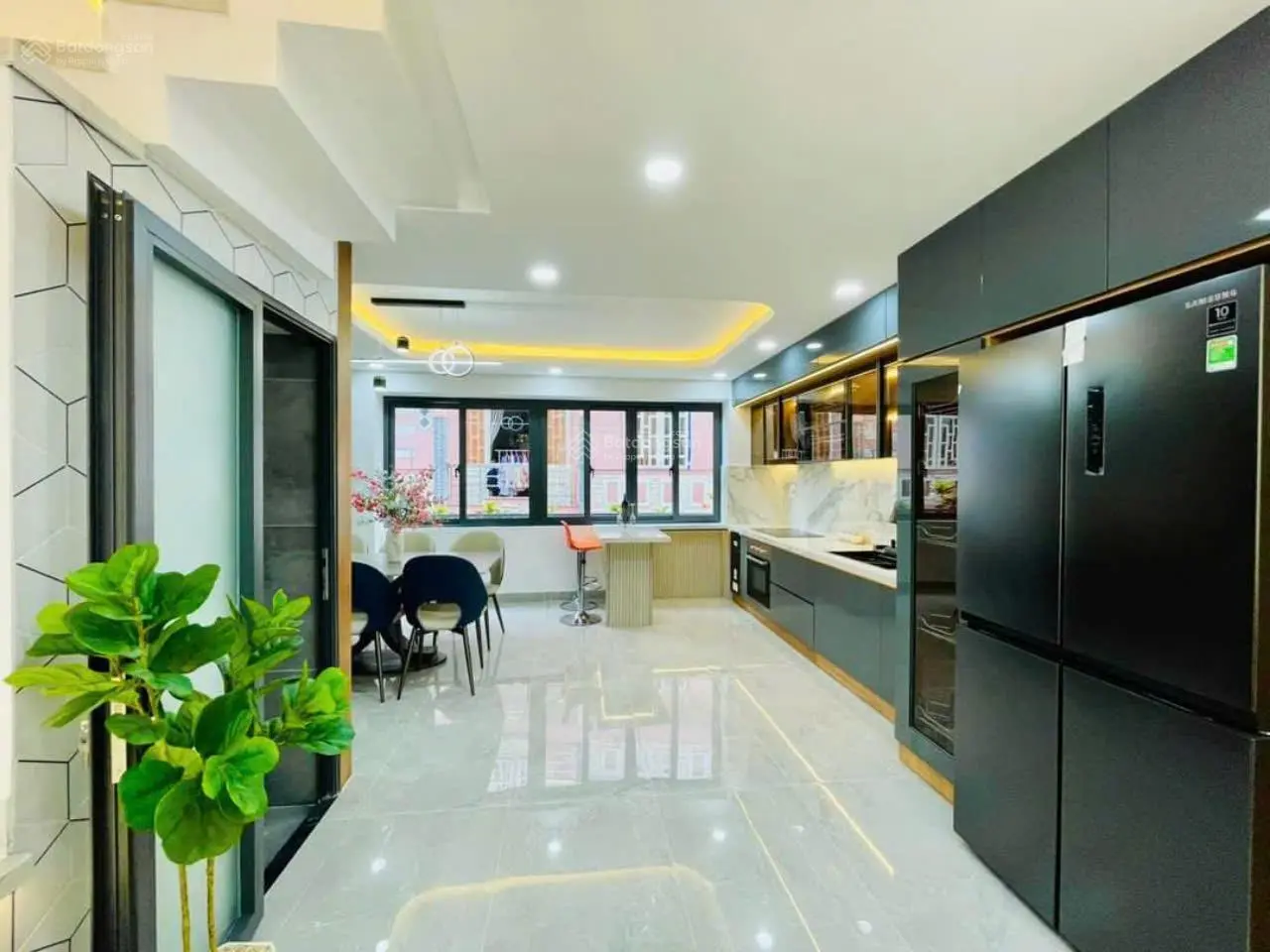 Siêu phẩm nhà giá tốt Lê Văn Qưới, Bình Tân, 60m2, giá 3 tỷ 350, cho thuê 20 triệu, sẵn sổ hồng.