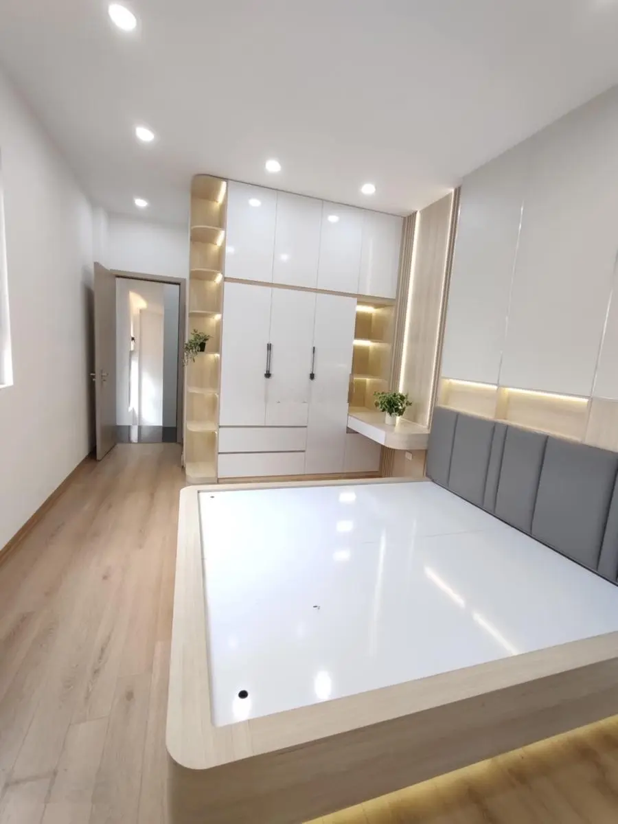 Bán nhà riêng tại Minh Khai, 8,25 tỷ, 42m2, 3PN, 5WC, hàng hiếm giá ưu đãi