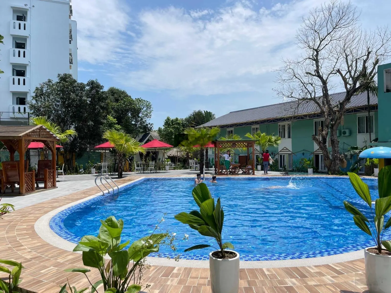 Bán 400 m2 mặt phố đi bộ Minh Châu liền kề Minh Châu Beach Resort