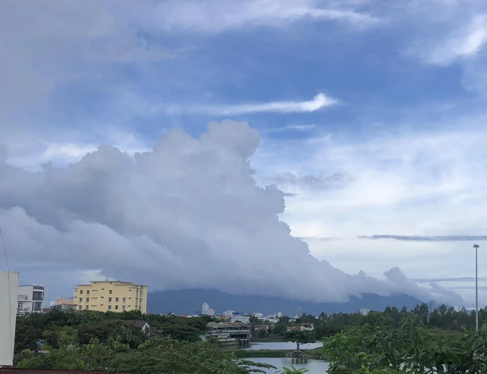 Chính chủ cần bán nhanh căn nhà 3 tầng ngay mặt tiền Lê Đình Tám, Hải Châu, Đà Nẵng