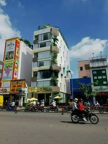 Bán nhà mt Nguyễn Hồng Đào, P.14, quận Tân Bình. DT: 6,8x20m.Giá: 40tỷ