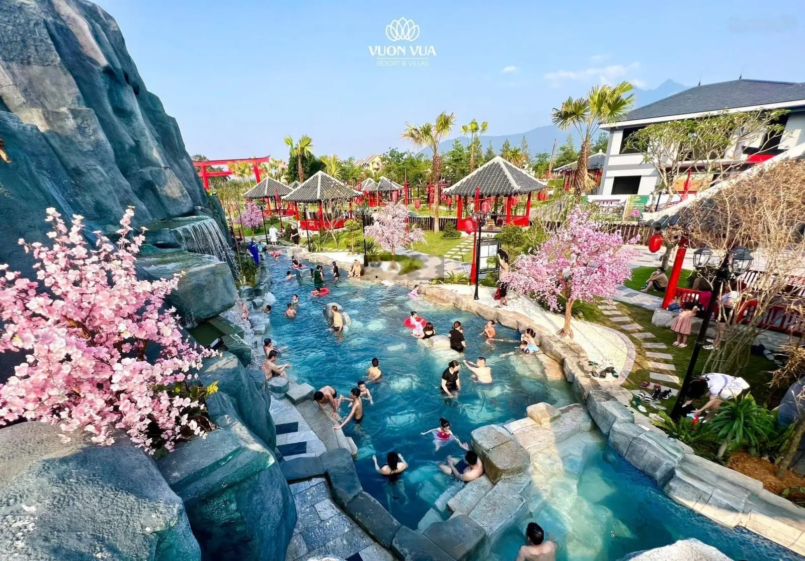 Giá gốc CĐT - quỹ căn biệt thự mặt hồ Sen Vườn Vua resort bàn giao ngay. CK 19%. Miễn gốc lãi 3 năm