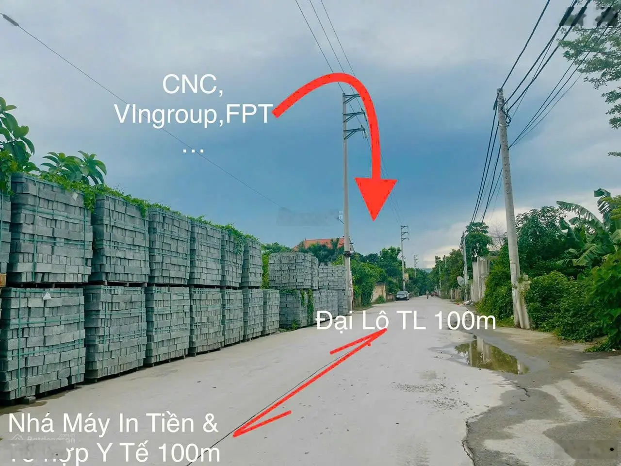 Mặt đường đôi 50m - dt 600m - sát công nghệ cao và nhà máy rạng đông - sẵn sổ hồng