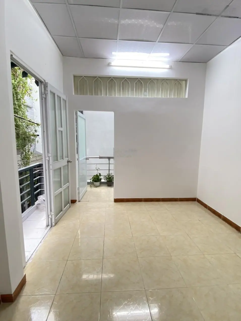 Bán nhà Vườn Lài, Quận Tân Phú 30m2 nhà mới 2PN 2WC, HXH, chỉ 3,xx tỷ gọi 0983 561 ***