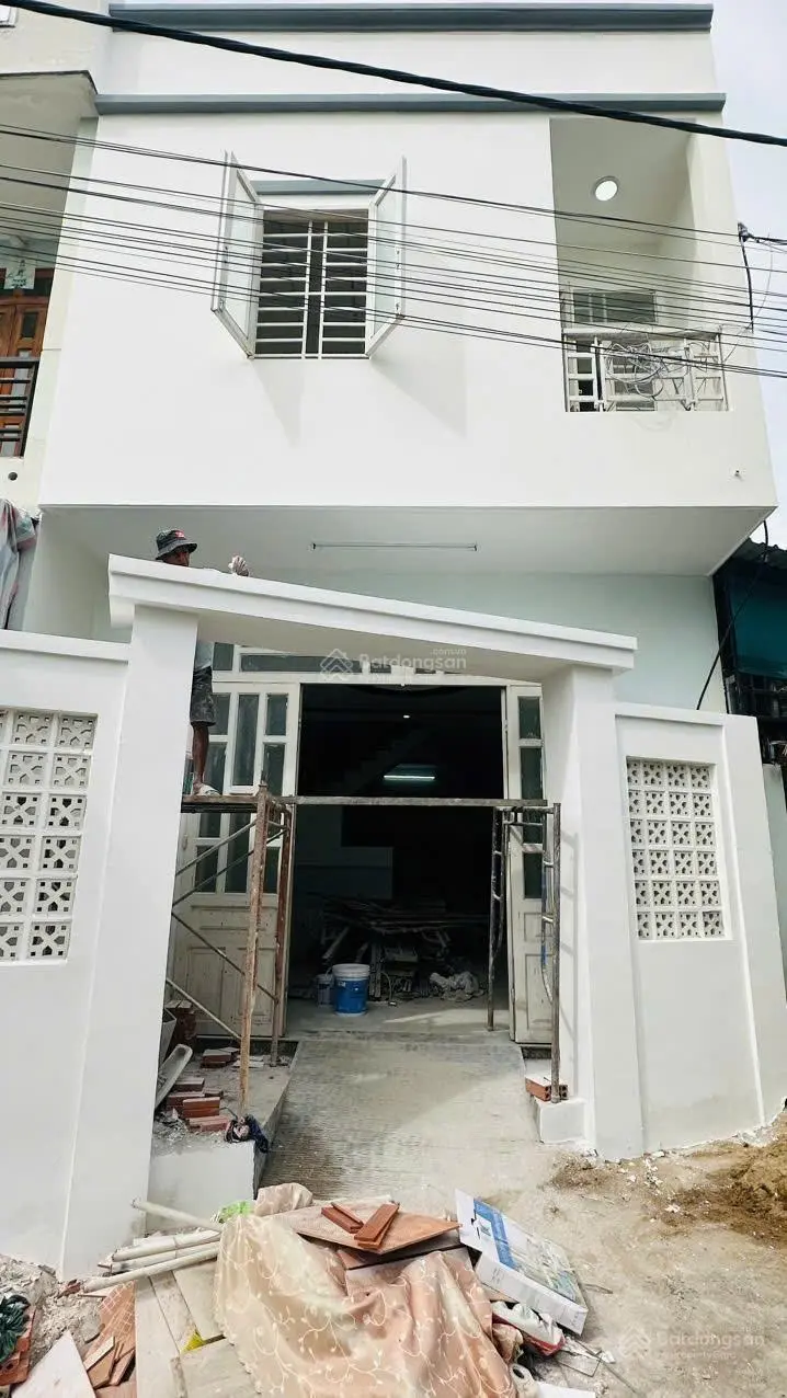 Chủ gởi bán nhà 1 trệt 1 lầu. DT: 88m2 (4PN) đường oto rộng ngay UBND P. Tân Vạn. Giá chỉ 2,590 tỷ