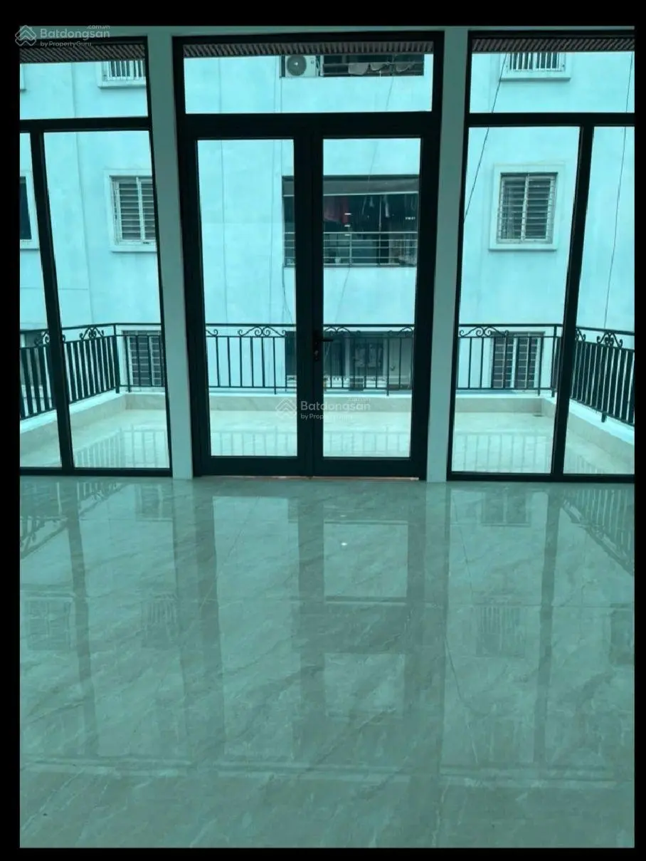 Bán nhà phố Kim Mã, kinh doanh đỉnh cao, 80m2, mặt tiền khủng, gara ôtô, nhà mới đẹp, 30,5 tỷ