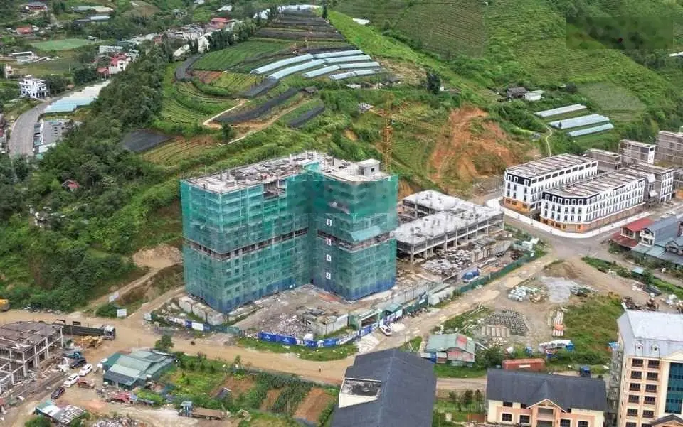 Cần bán gấp căn chung cư 3 ngủ dự án Irista Hill Sapa, diện tích 70m2 giá chỉ 1,6 tỷ