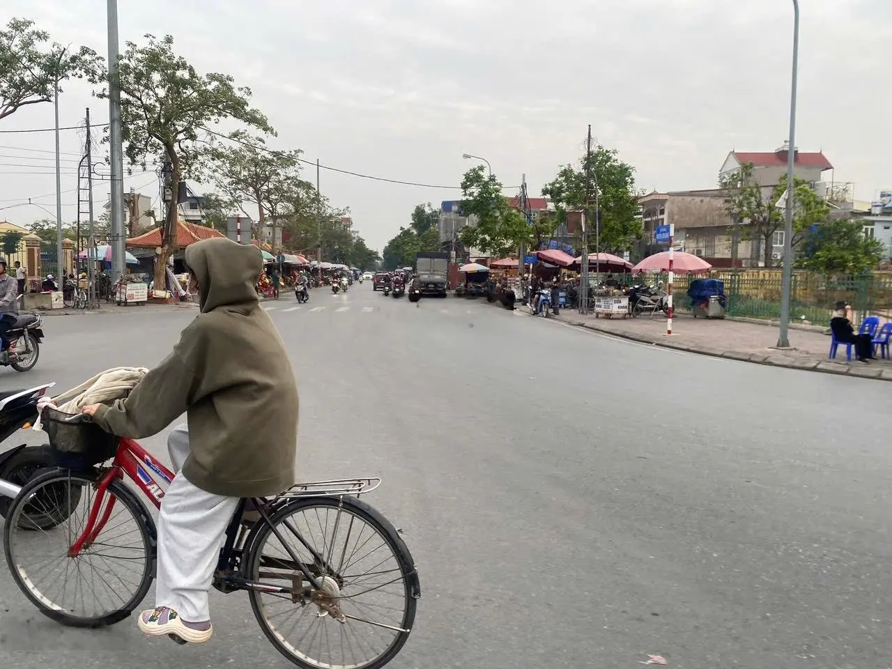 Bán đất tặng nhà 1 tầng mặt đường Nguyễn Lương Bằng, Kiến An - Ngay chợ Gò Công