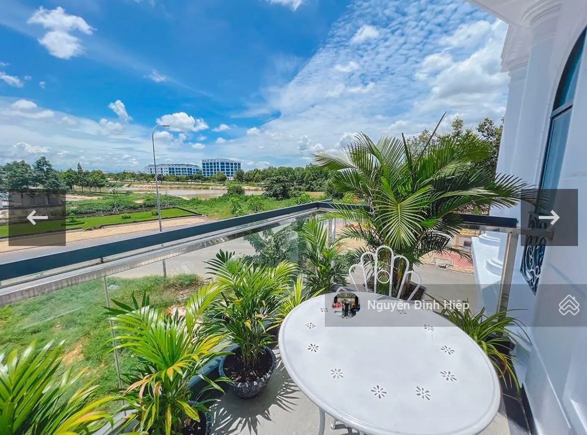 Bán hotel nghỉ dưỡng 680m2 lô góc view sông mặt tiền Nguyễn Gia Tú, giá tốt 3x tỉ