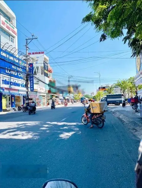 chủ cần tiền nên bán nhanh lô đất trục chính ven đà nẵng